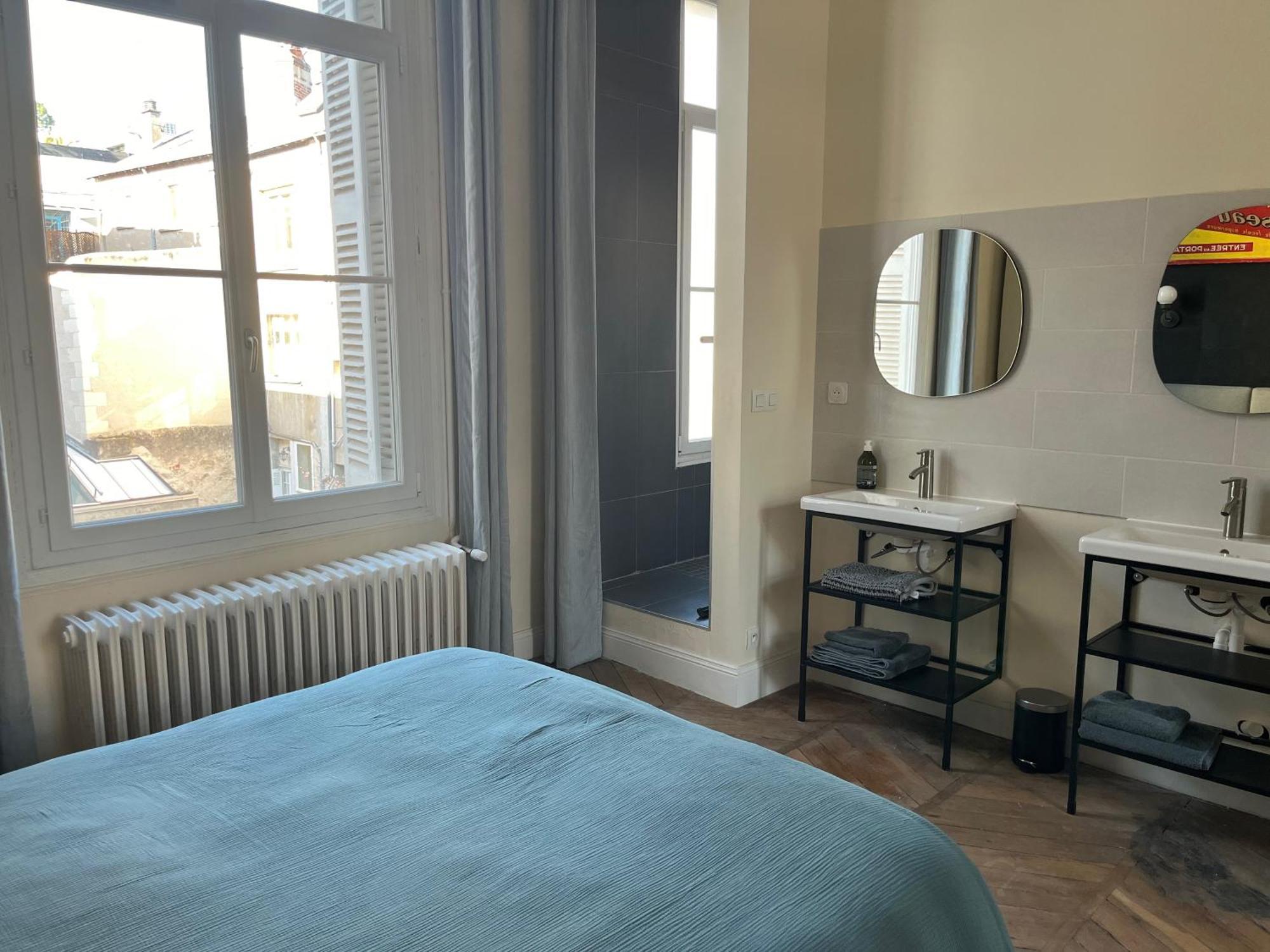 Une Escapade Au Coeur De Tours Bagian luar foto